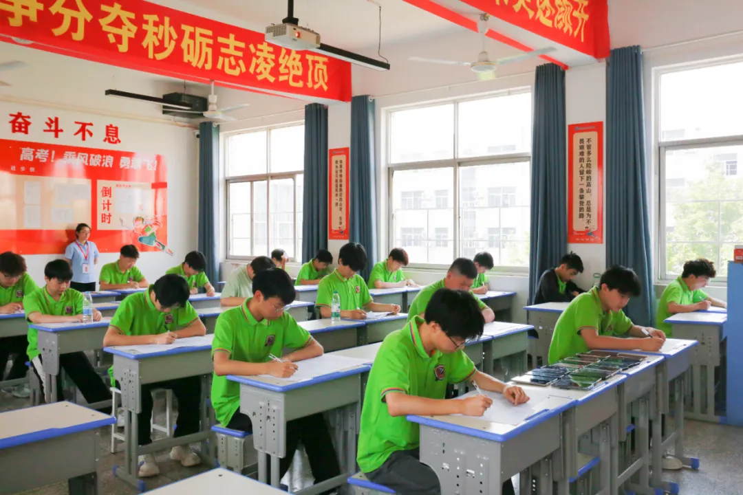 ͺAWƼWУ2025＾ӣ͘Io